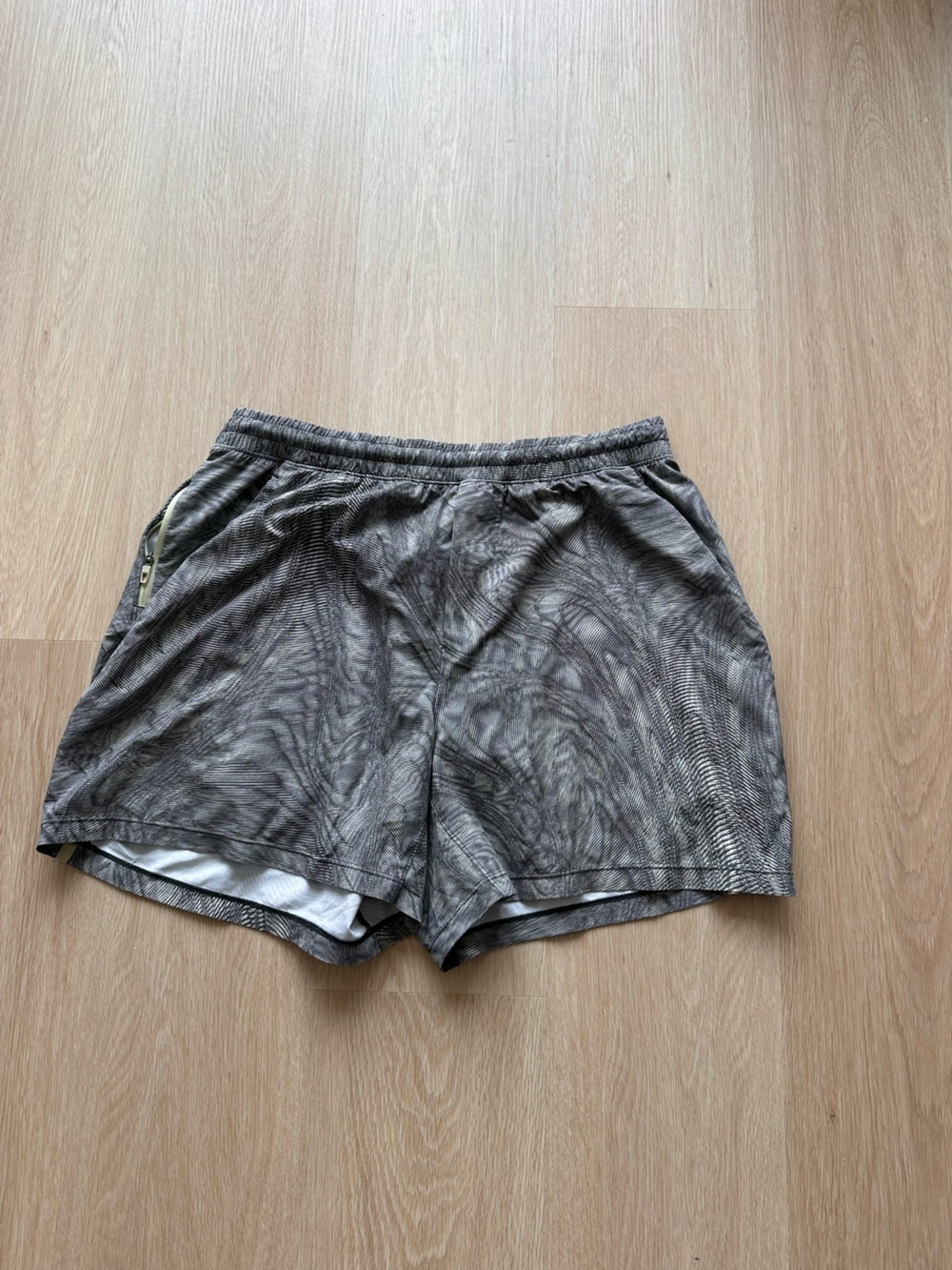 Lululemon Pace Breaker 5in BARELY worn